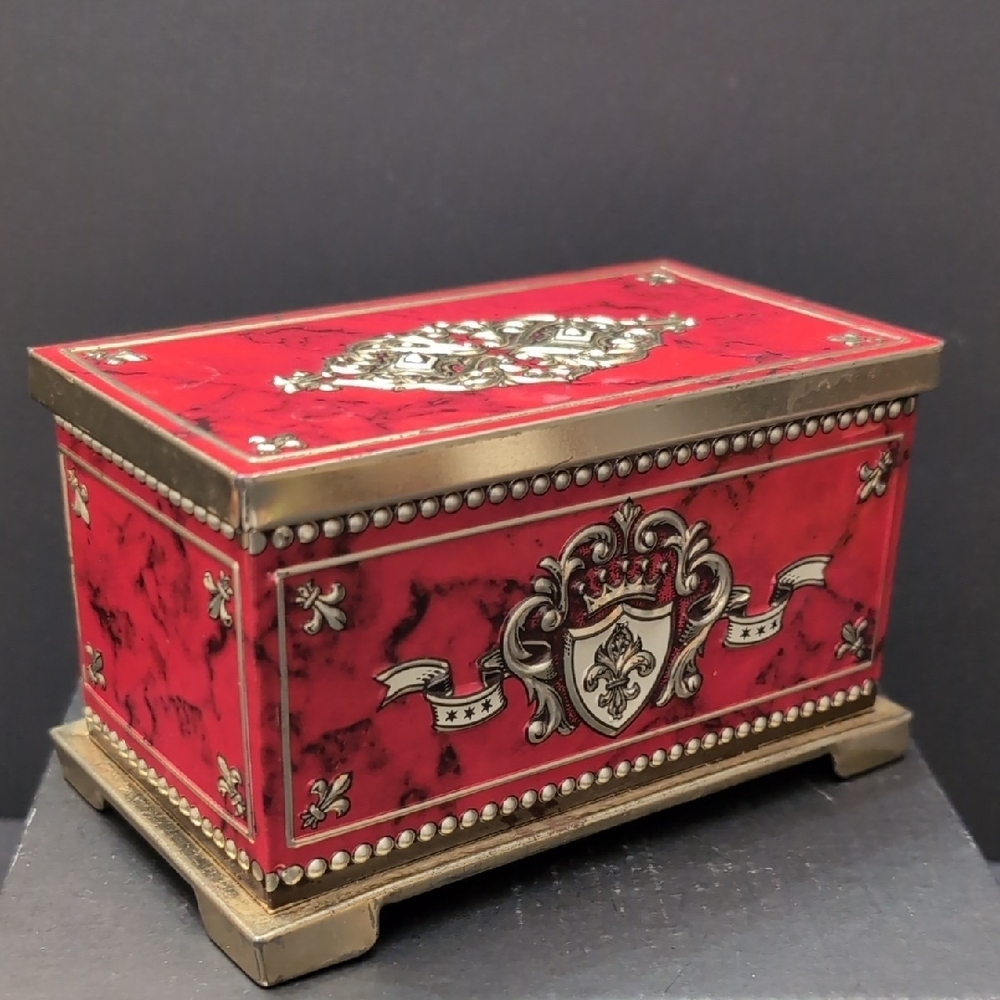 VGT, Bluebird Red/Gold Lidded Chest Confectionery Tin.